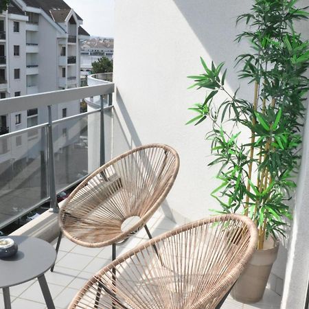 Le Mont-Veyrier, Parking Et Vue Annecy Exterior foto