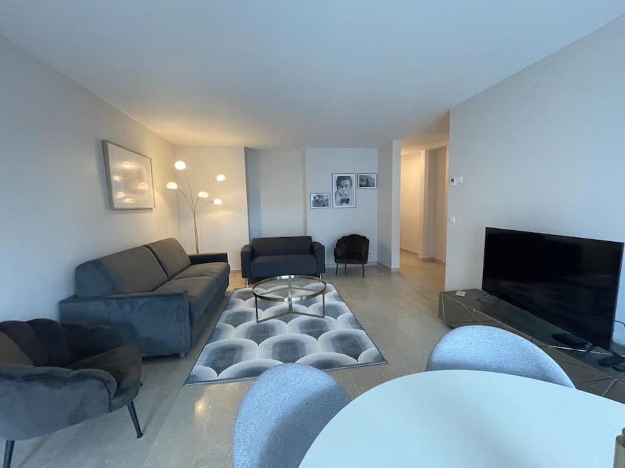 Le Mont-Veyrier, Parking Et Vue Annecy Exterior foto