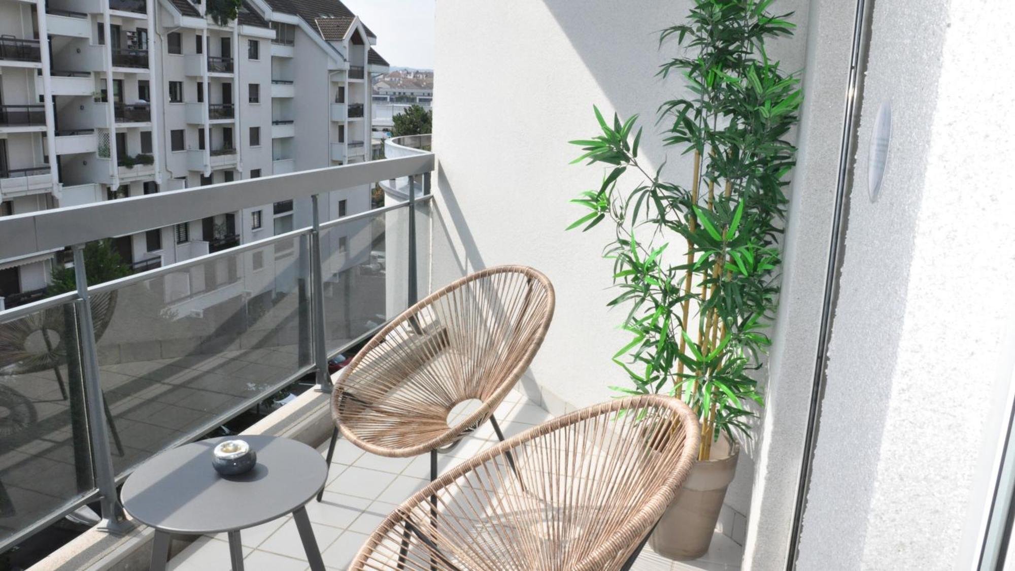 Le Mont-Veyrier, Parking Et Vue Annecy Exterior foto